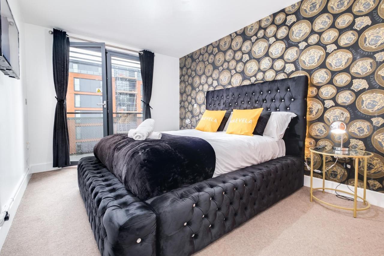 Maevela Apartments - Arcadian Versace Themed Apt ☆ Huge Balcony / Free Parking → Free Netflix -2 Min Walk From Birmingham Hippodrome Theatre, Arcadian, China Town, Sidewalk Club, Gay Village, 5 Mins From New Street Train Station - Birmingham Grand Ce Exterior photo