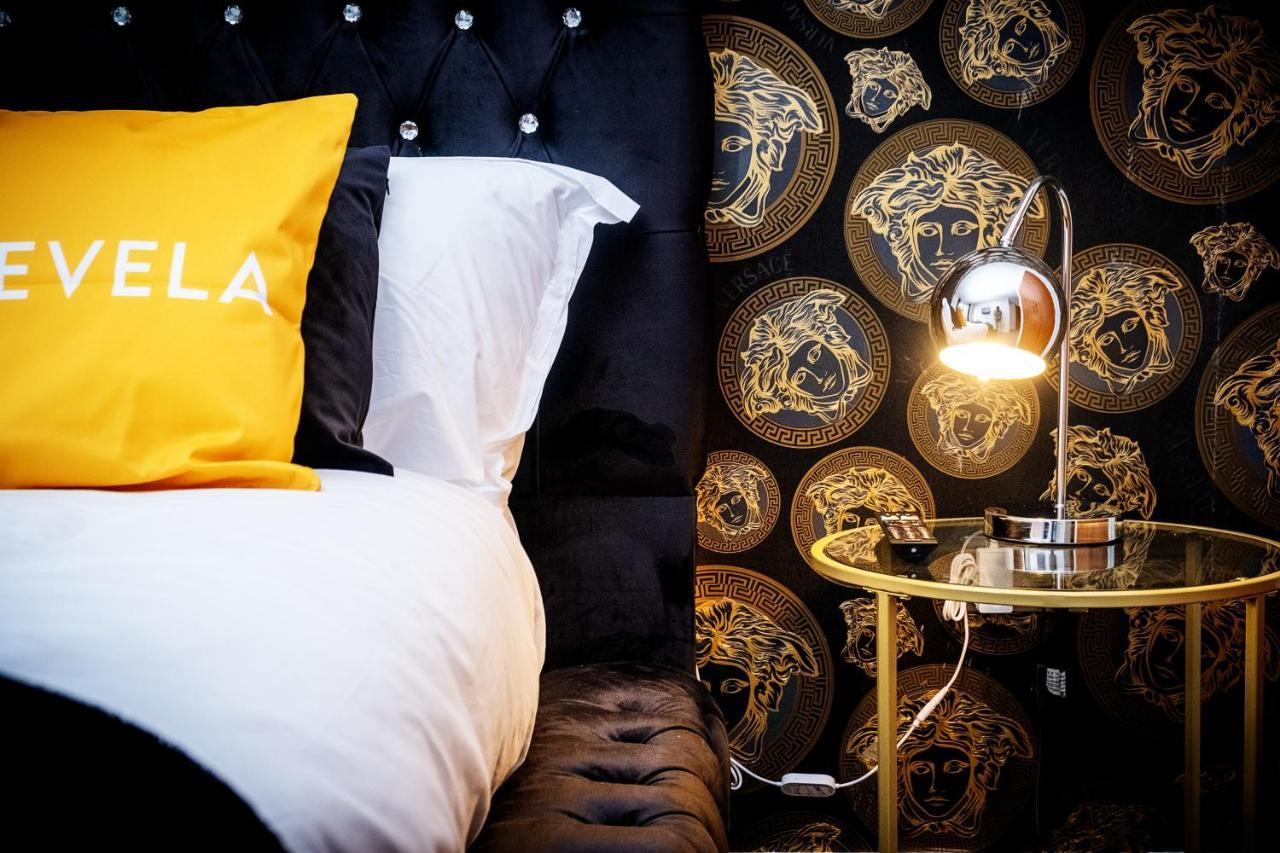 Maevela Apartments - Arcadian Versace Themed Apt ☆ Huge Balcony / Free Parking → Free Netflix -2 Min Walk From Birmingham Hippodrome Theatre, Arcadian, China Town, Sidewalk Club, Gay Village, 5 Mins From New Street Train Station - Birmingham Grand Ce Exterior photo