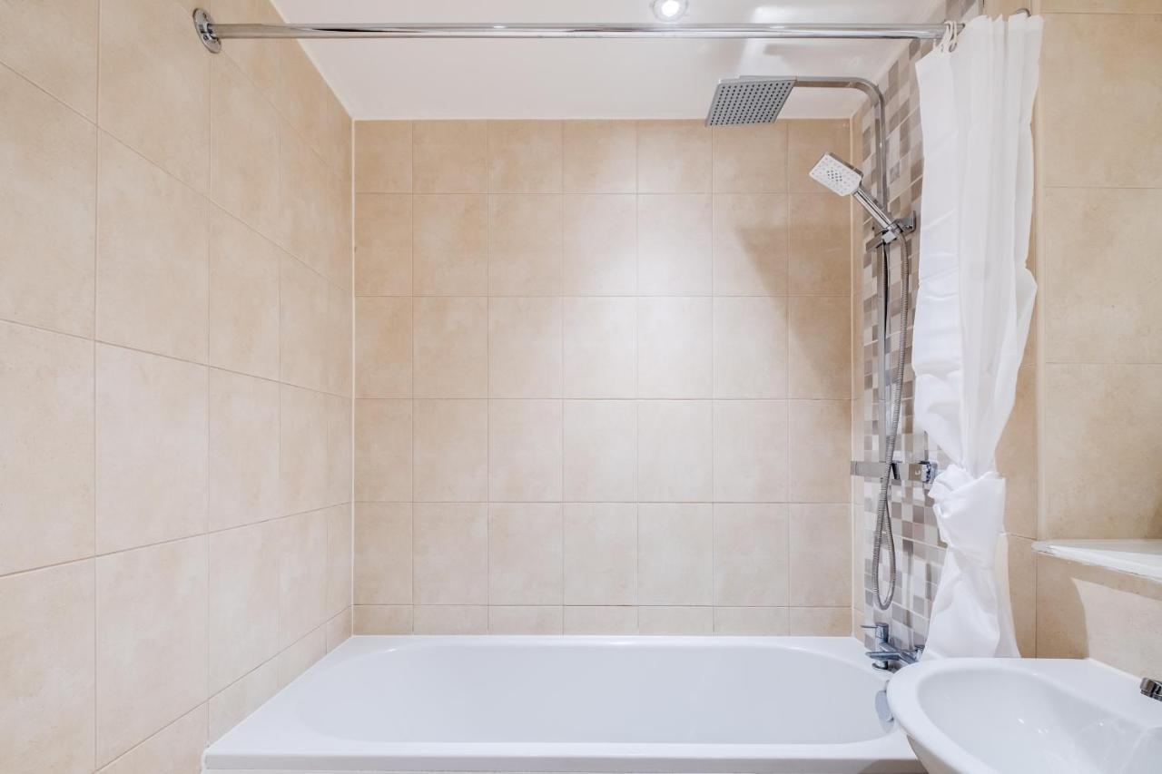Maevela Apartments - Arcadian Versace Themed Apt ☆ Huge Balcony / Free Parking → Free Netflix -2 Min Walk From Birmingham Hippodrome Theatre, Arcadian, China Town, Sidewalk Club, Gay Village, 5 Mins From New Street Train Station - Birmingham Grand Ce Exterior photo