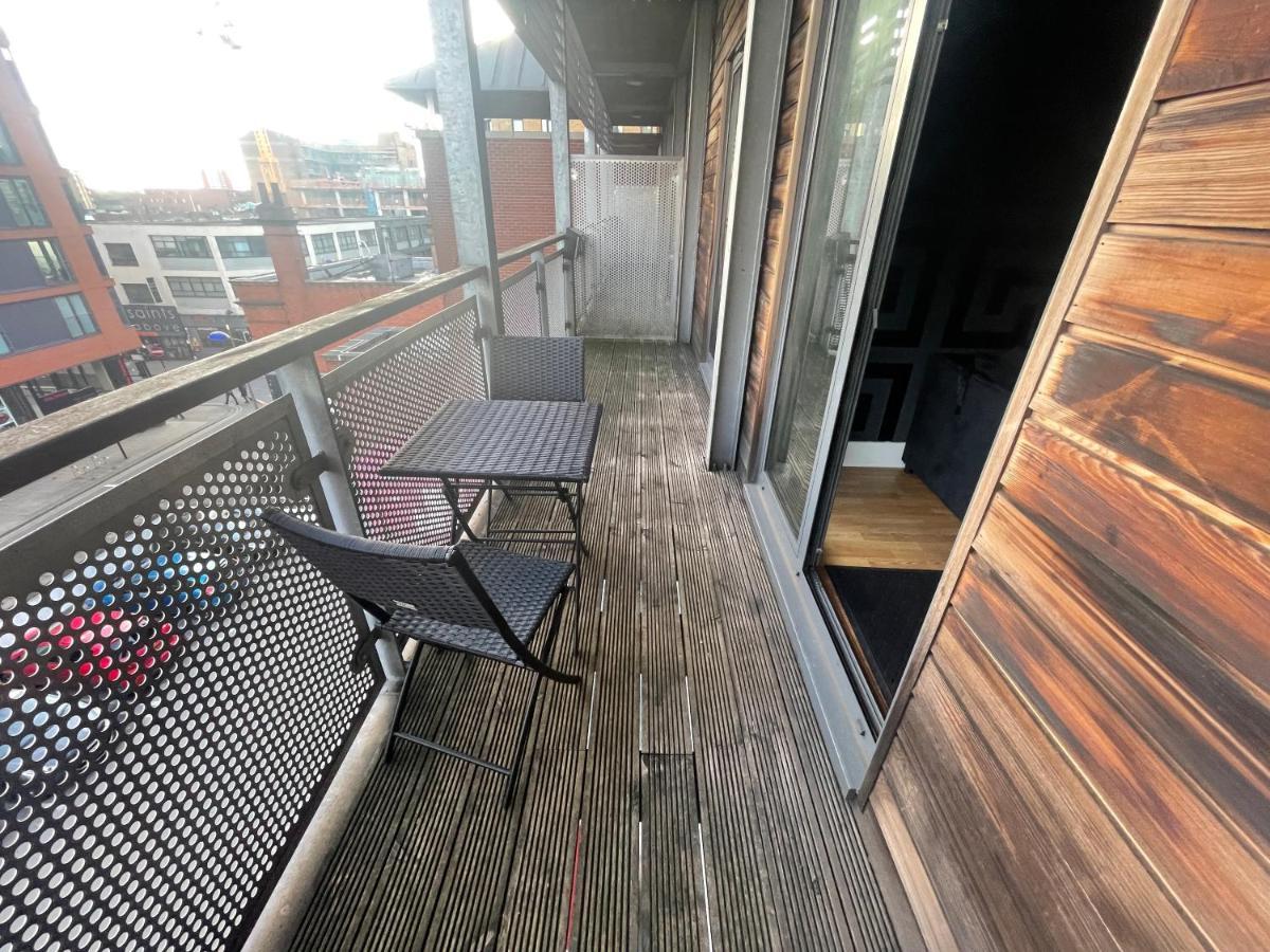 Maevela Apartments - Arcadian Versace Themed Apt ☆ Huge Balcony / Free Parking → Free Netflix -2 Min Walk From Birmingham Hippodrome Theatre, Arcadian, China Town, Sidewalk Club, Gay Village, 5 Mins From New Street Train Station - Birmingham Grand Ce Exterior photo