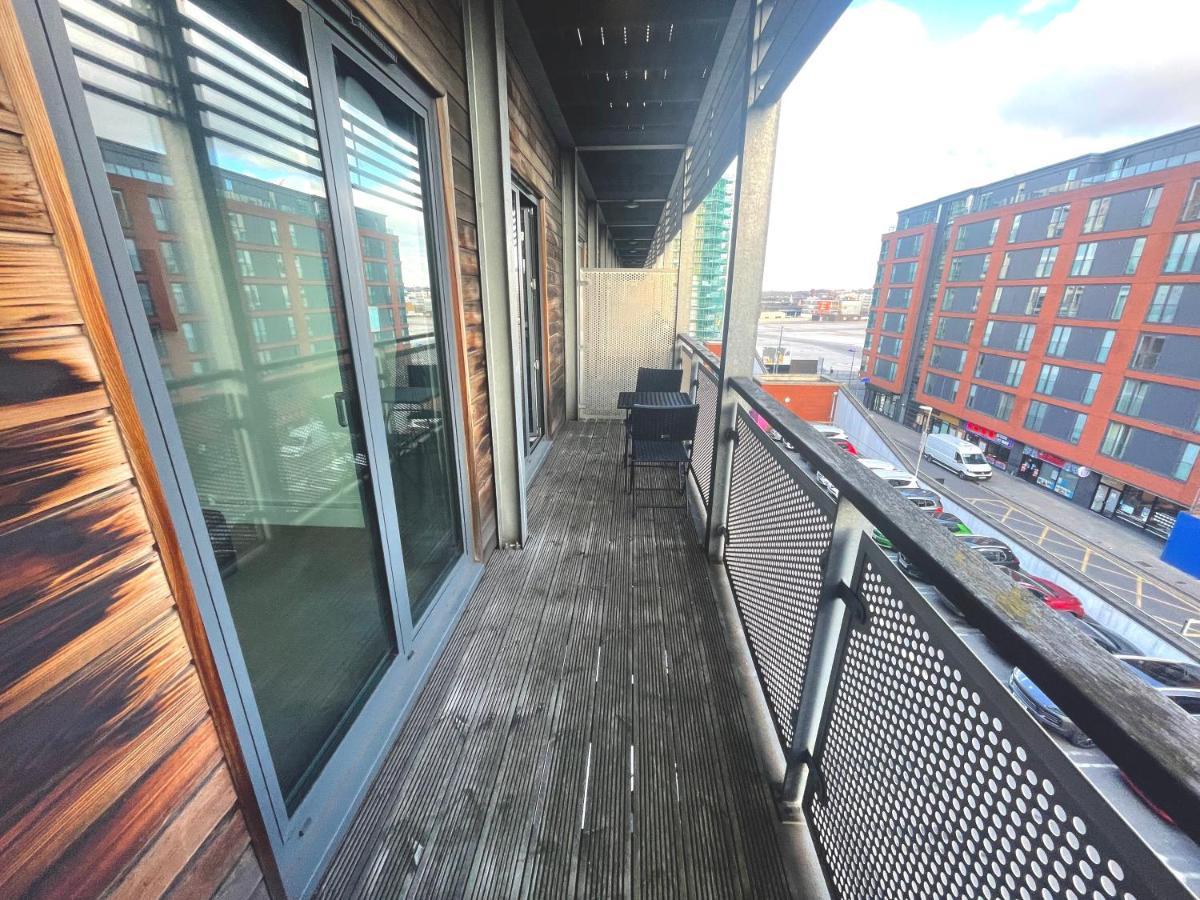 Maevela Apartments - Arcadian Versace Themed Apt ☆ Huge Balcony / Free Parking → Free Netflix -2 Min Walk From Birmingham Hippodrome Theatre, Arcadian, China Town, Sidewalk Club, Gay Village, 5 Mins From New Street Train Station - Birmingham Grand Ce Exterior photo